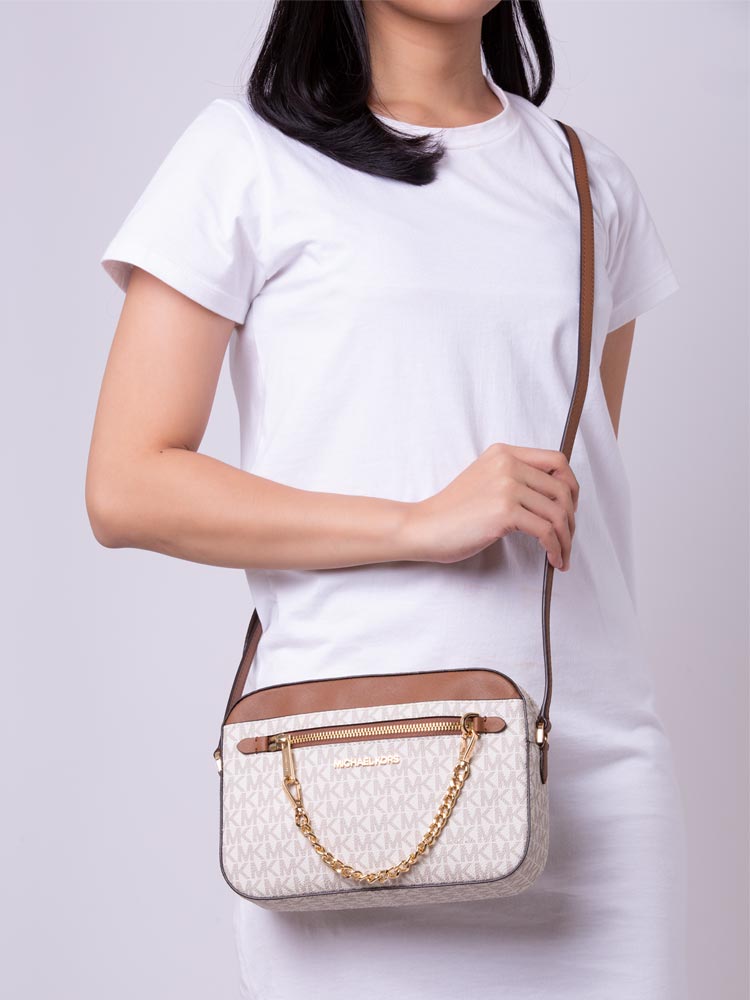 Michael kors jet set signature large east west crossbody vanilla hotsell