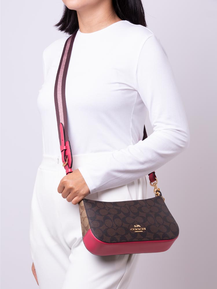 Coach chelsea signature 2025 crossbody