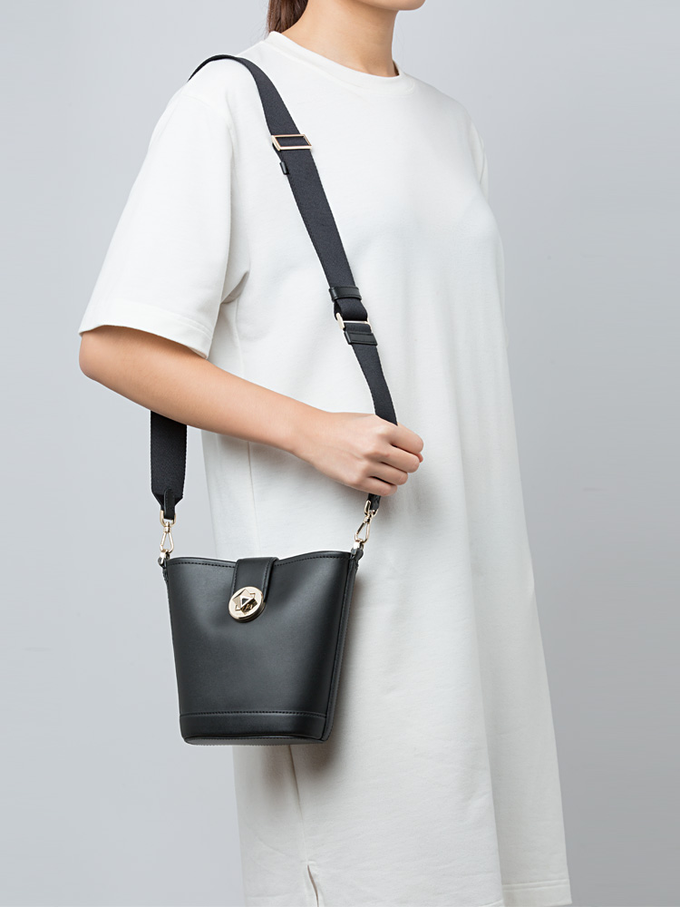 Kate spade online bucket tote
