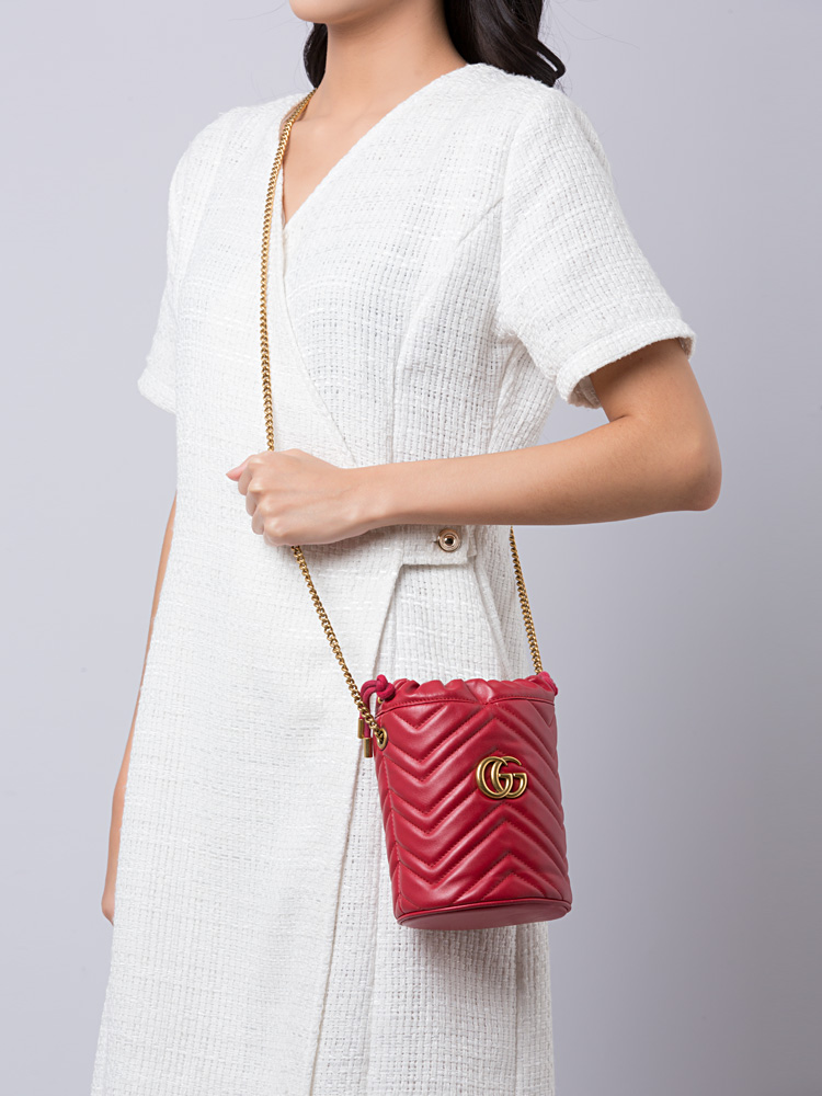 Gucci GG Marmont Matelasse Mini Bucket Bag Red
