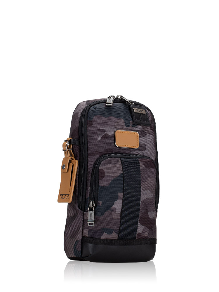 Tumi man purse on sale