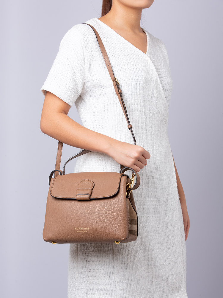 Burberry derby leather house discount check medium camberley tote