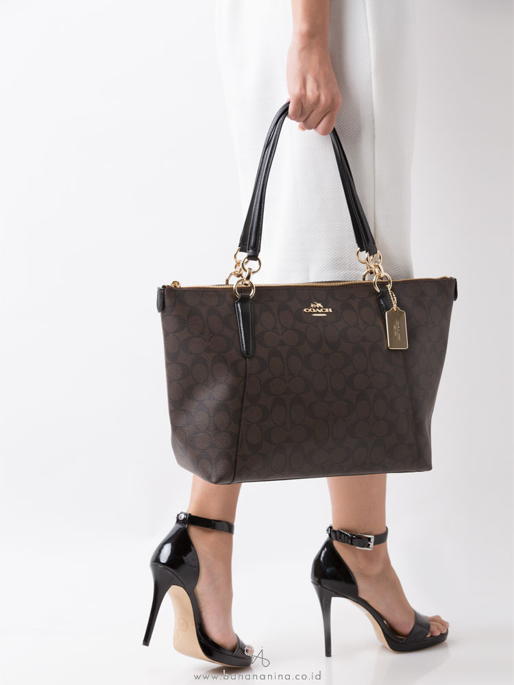 banananina coach wallet