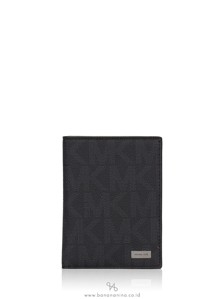 MICHAEL KORS Men Jet Set Signature Passport Holder Black