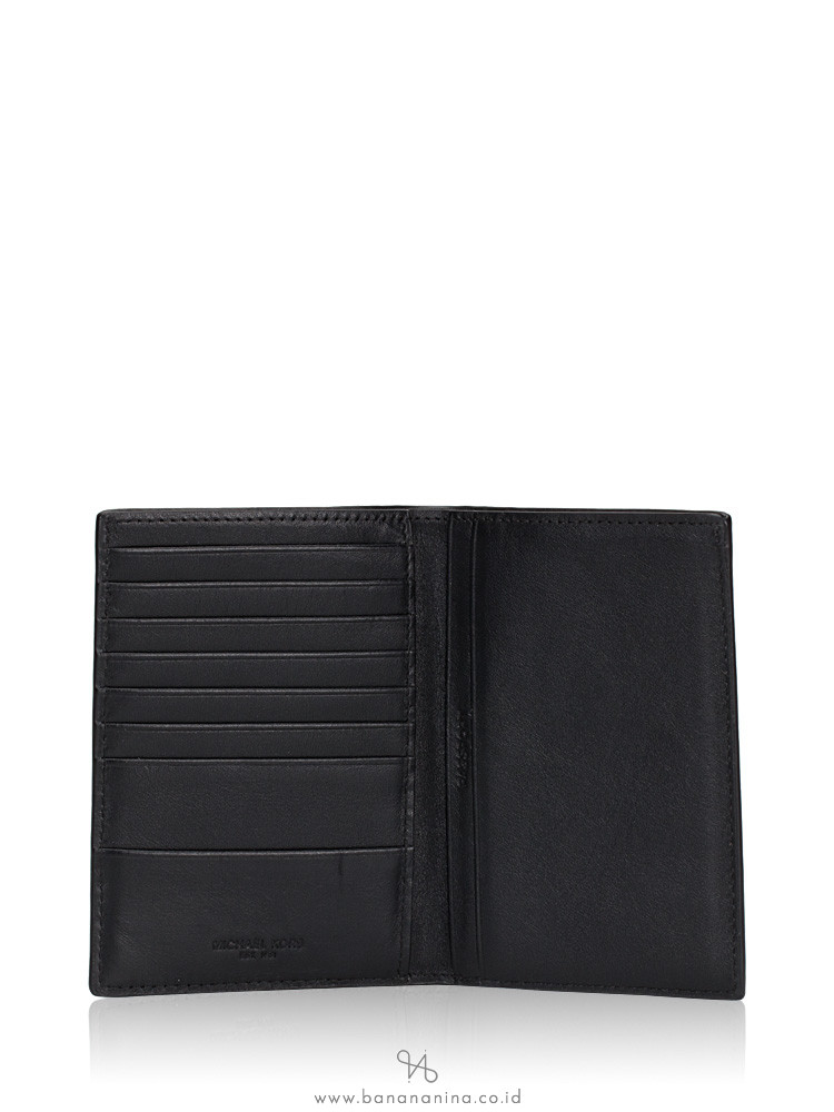 MICHAEL KORS Men Jet Set Signature Passport Holder Black