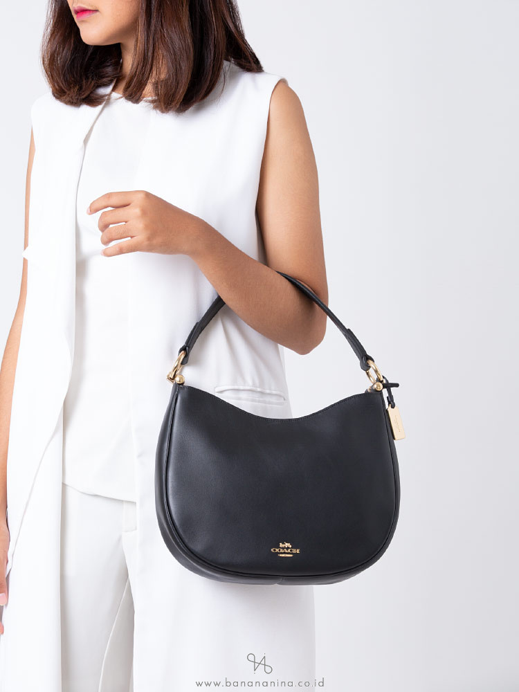 COACH 54446 Glovetanned Small Nomad Leather Hobo Black