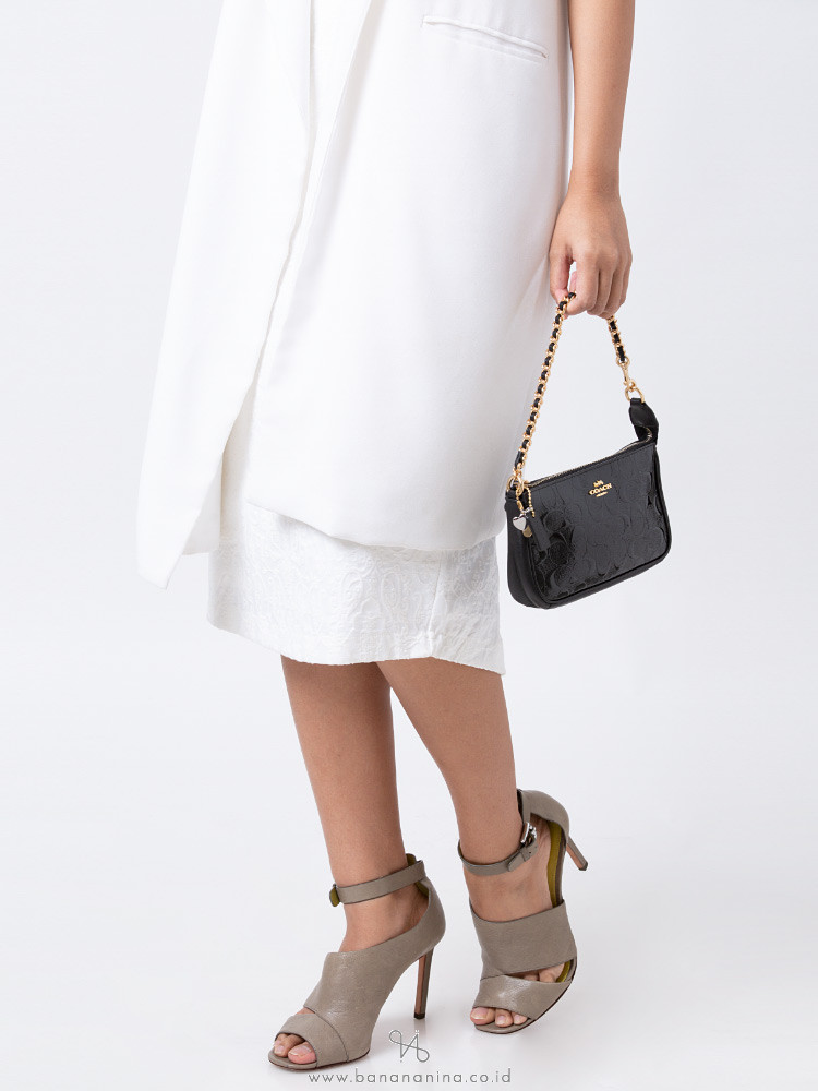 COACH 22698 Signature Debossed Patent Large Wristlet Black