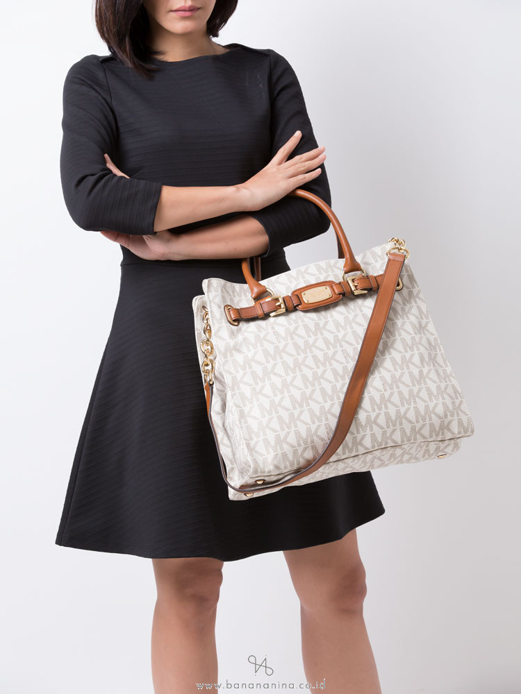 MICHAEL KORS Hamilton Monogram Large North South Tote Vanilla