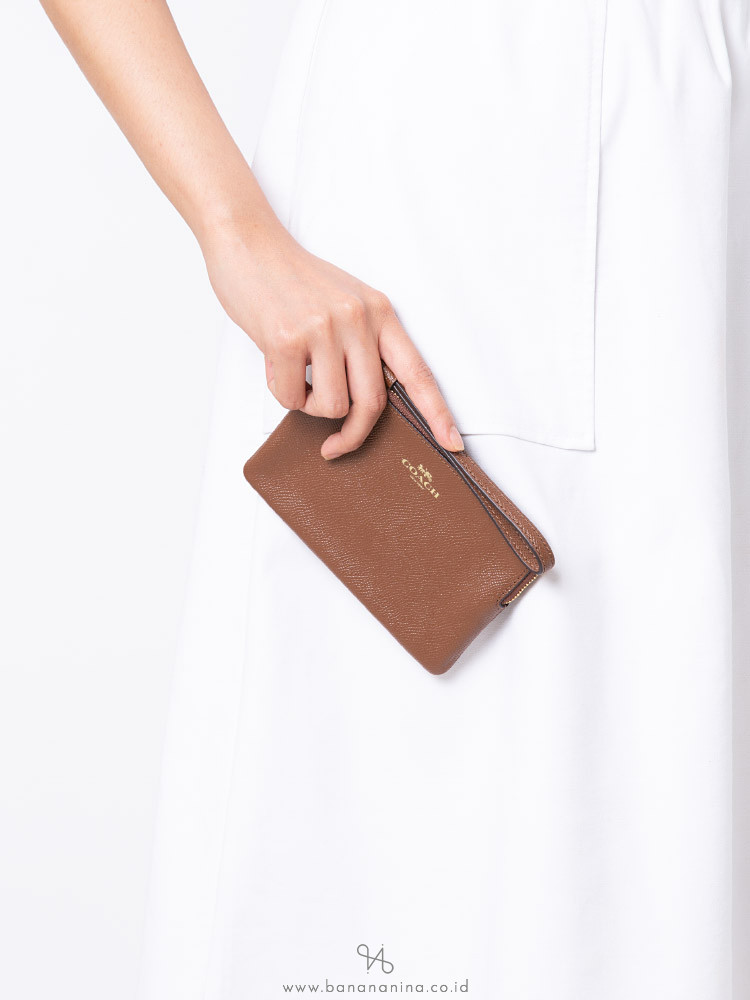 COACH 58032 Crossgrain Leather Small Wristlet Saddle