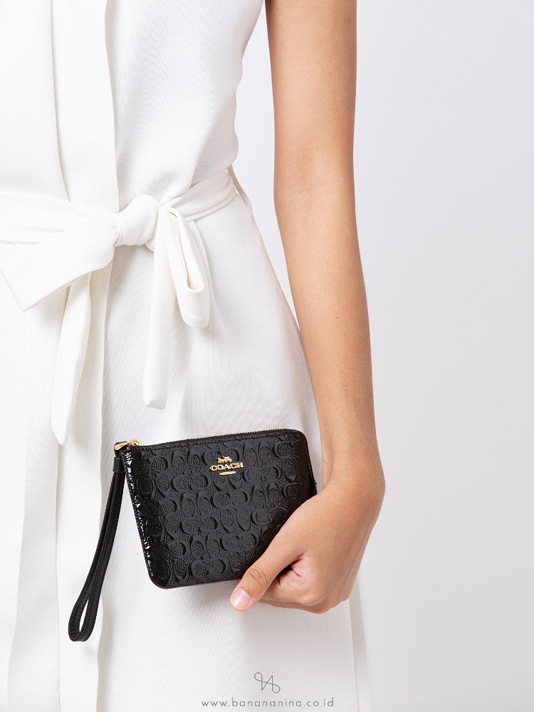 COACH 58034 Signature Debossed Wristlet Black