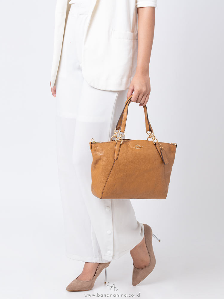 COACH 28993 Pebbled Leather Small Kelsey Light Saddle