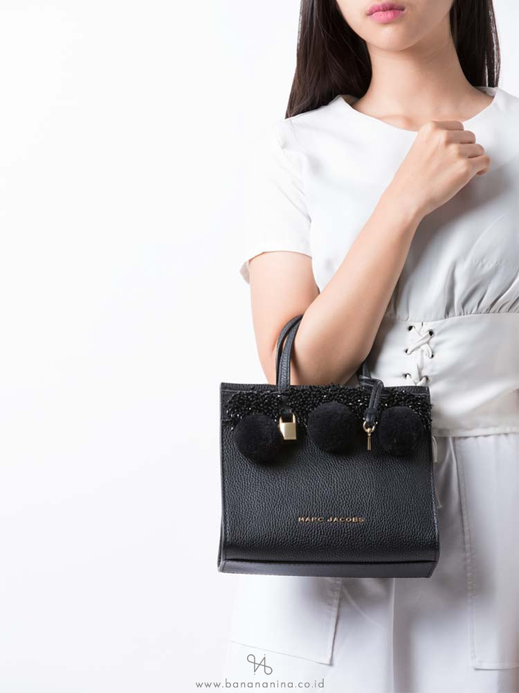 MARC JACOBS M0013368 The Beads & Pompoms Mini Grind Satchel Black