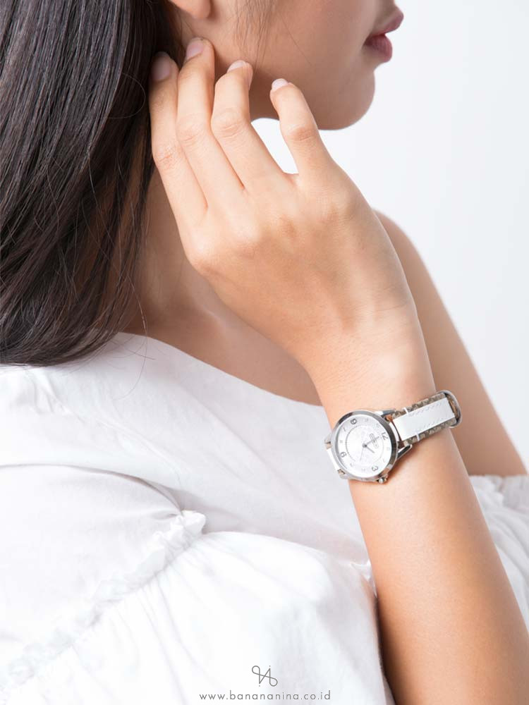 COACH 14501619 Classic Signature Leather Strap White