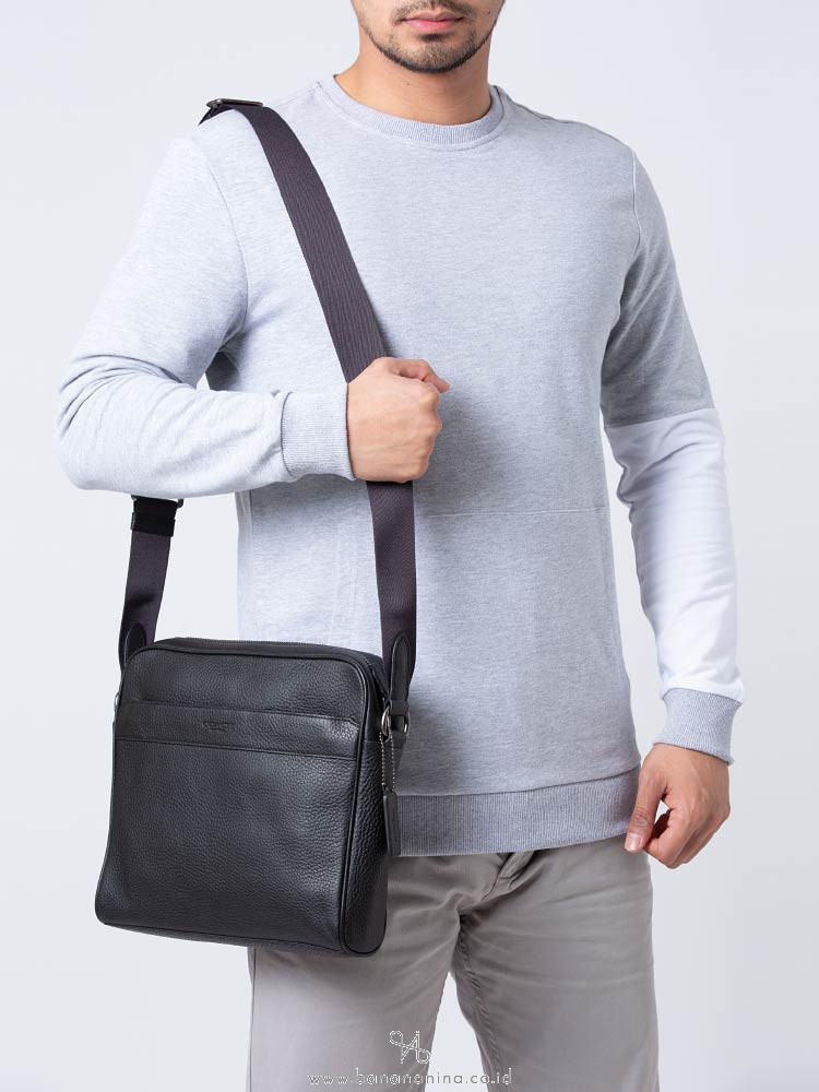 COACH Men 24876 Pebbled Leather Charles Camera Bag Black