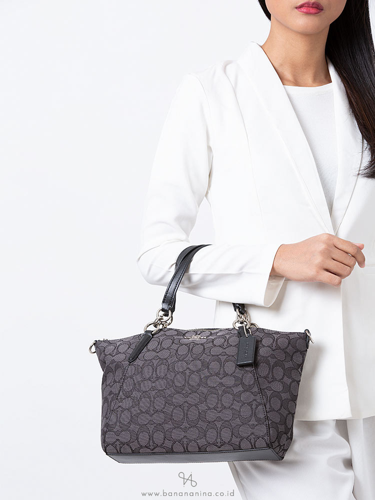 COACH 27582 Outline Signature Small Kelsey Black Smoke