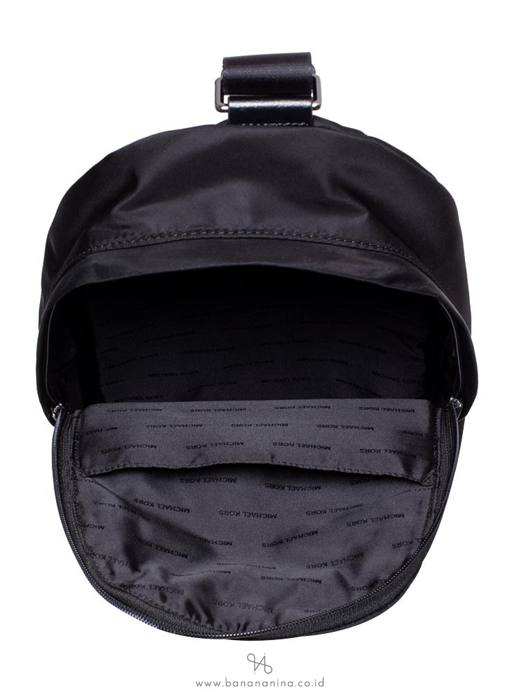 MICHAEL KORS Men Kent Nylon Sling Pack Black