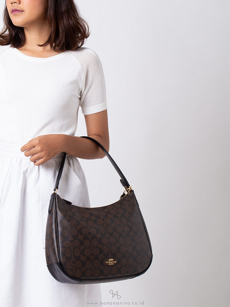 COACH 29209 Signature Zip Shoulder Bag Brown Black