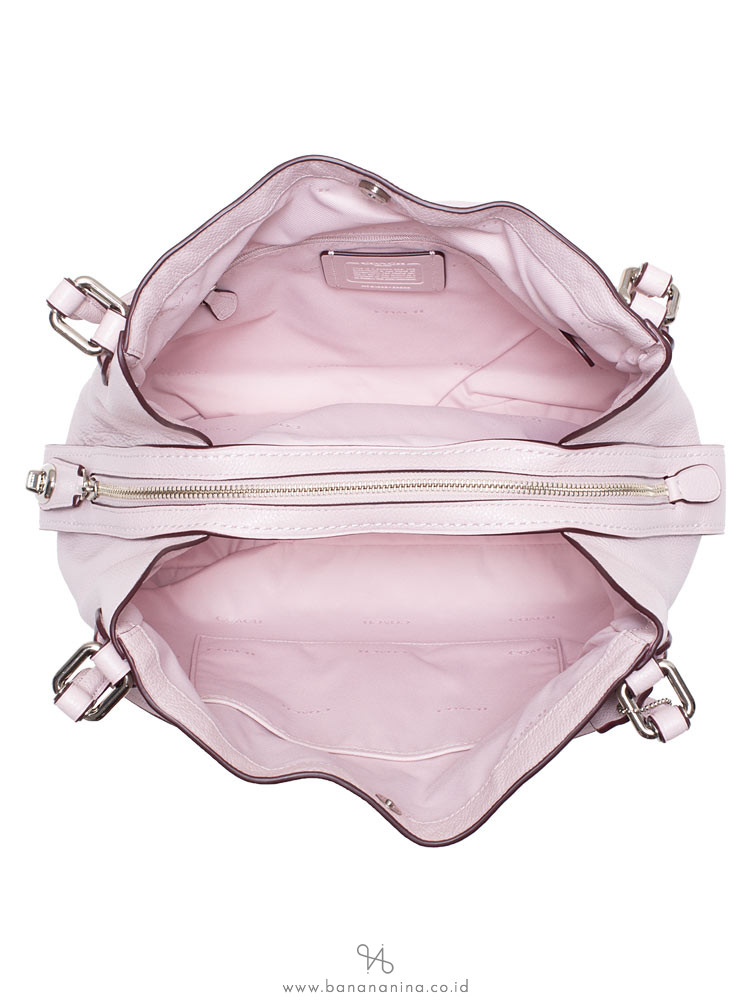 COACH 29800 Scallop Pebbled Edie 31 Ice Pink