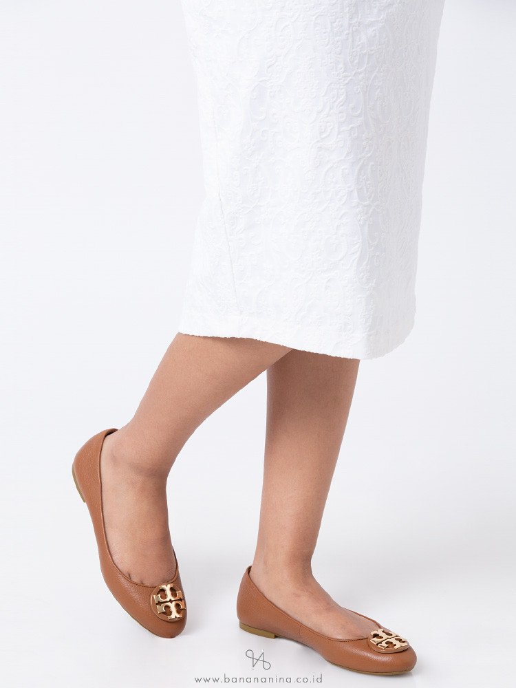 TORY BURCH Claire Tumbled Leather Flats Royal Tan Sz 7.5