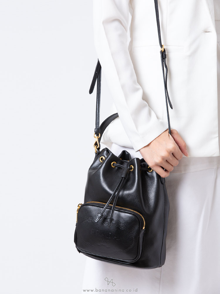 PRADA 1BH038 Glaze Calf Bucket Bag Nero