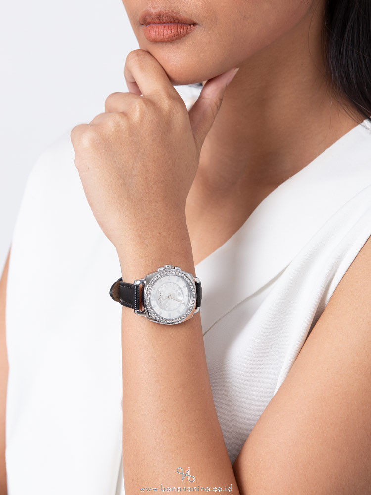 Coach boyfriend watch leather strap Outlet