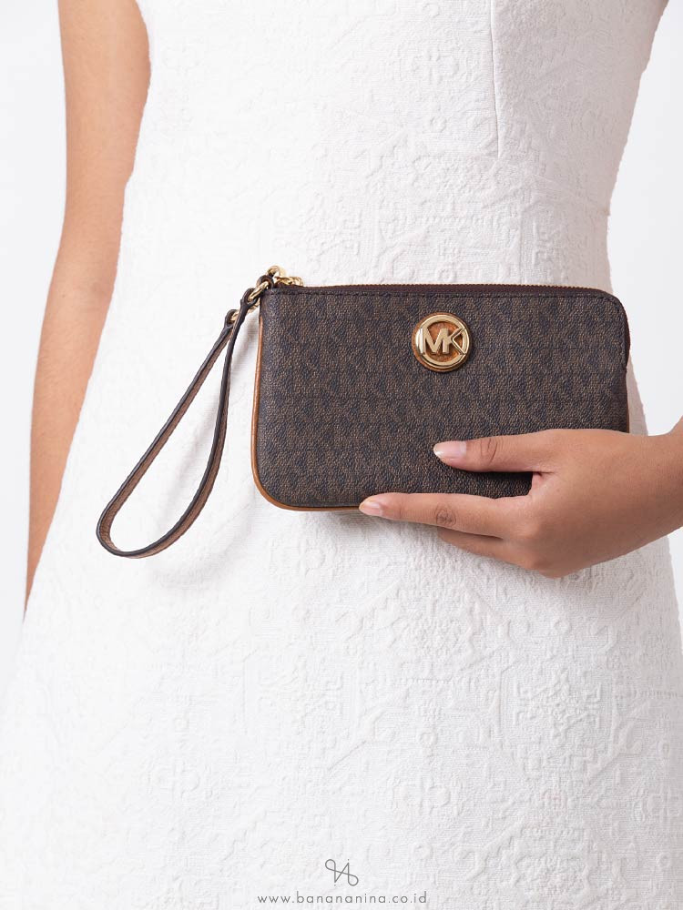 mk signature large wristlet