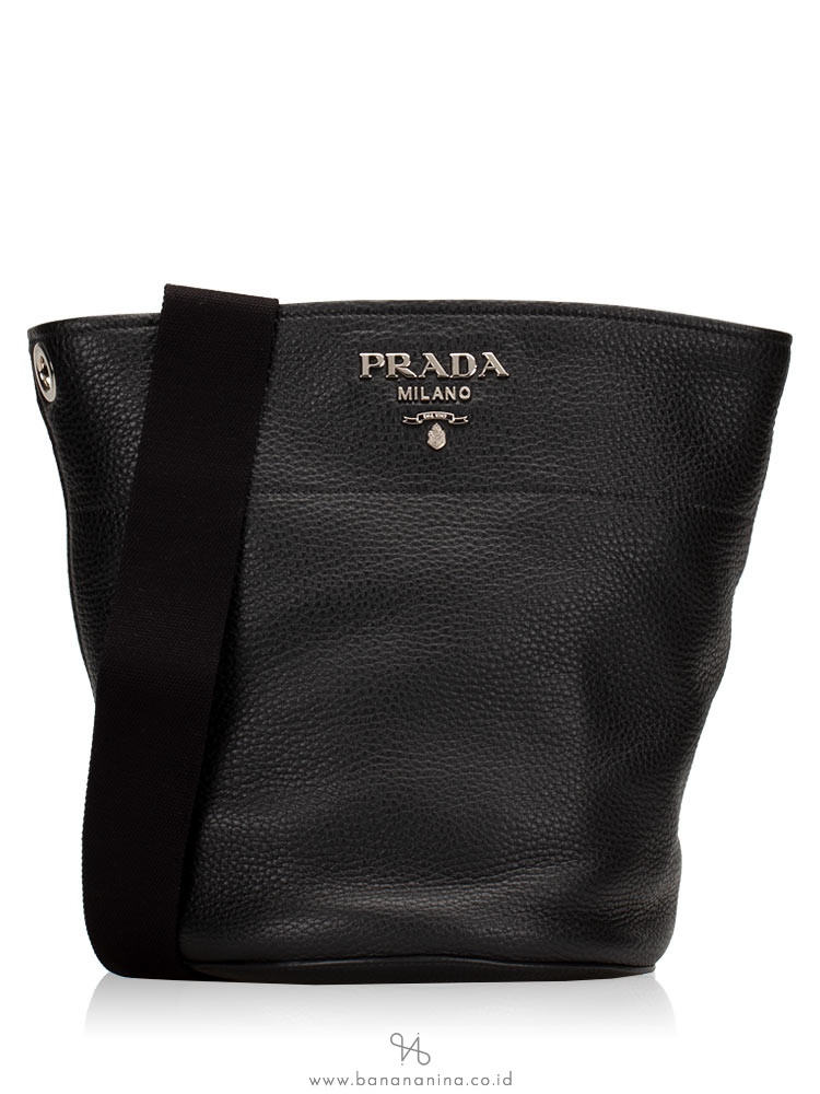 PRADA 1BE012 Vitello Daino Bucket Crossbody Nero
