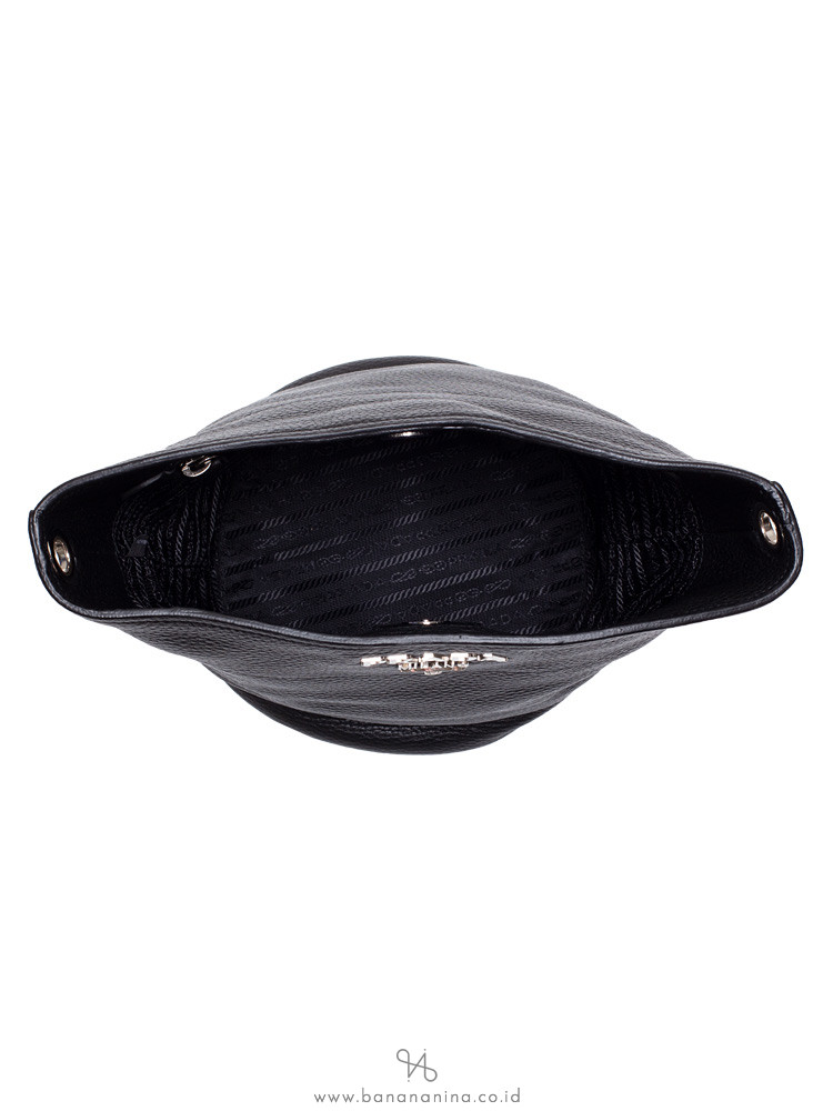 PRADA 1BE012 Vitello Daino Bucket Crossbody Nero