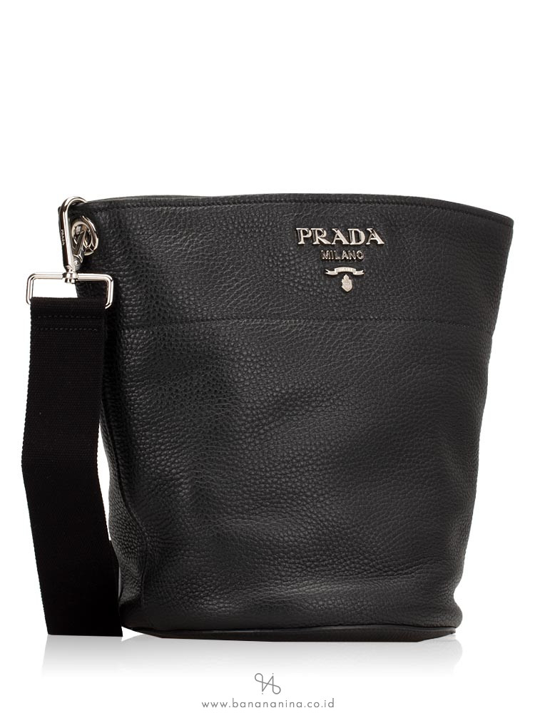 PRADA 1BE012 Vitello Daino Bucket Crossbody Nero