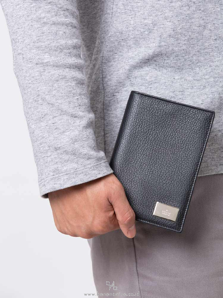 GUCCI Men Leather Passport Holder Black
