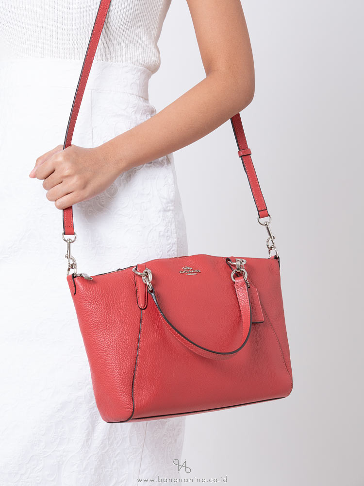 COACH 28993 Pebbled Leather Small Kelsey Washed Red