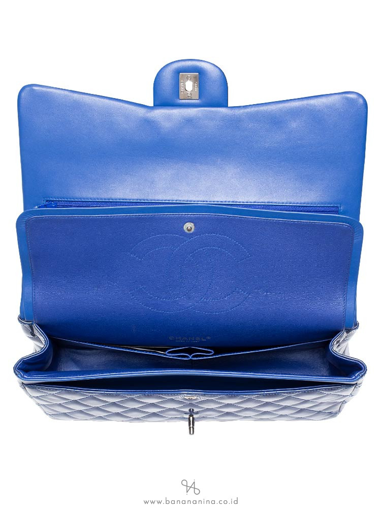 CHANEL Patent Leather Maxi Classic Double Flap Blue