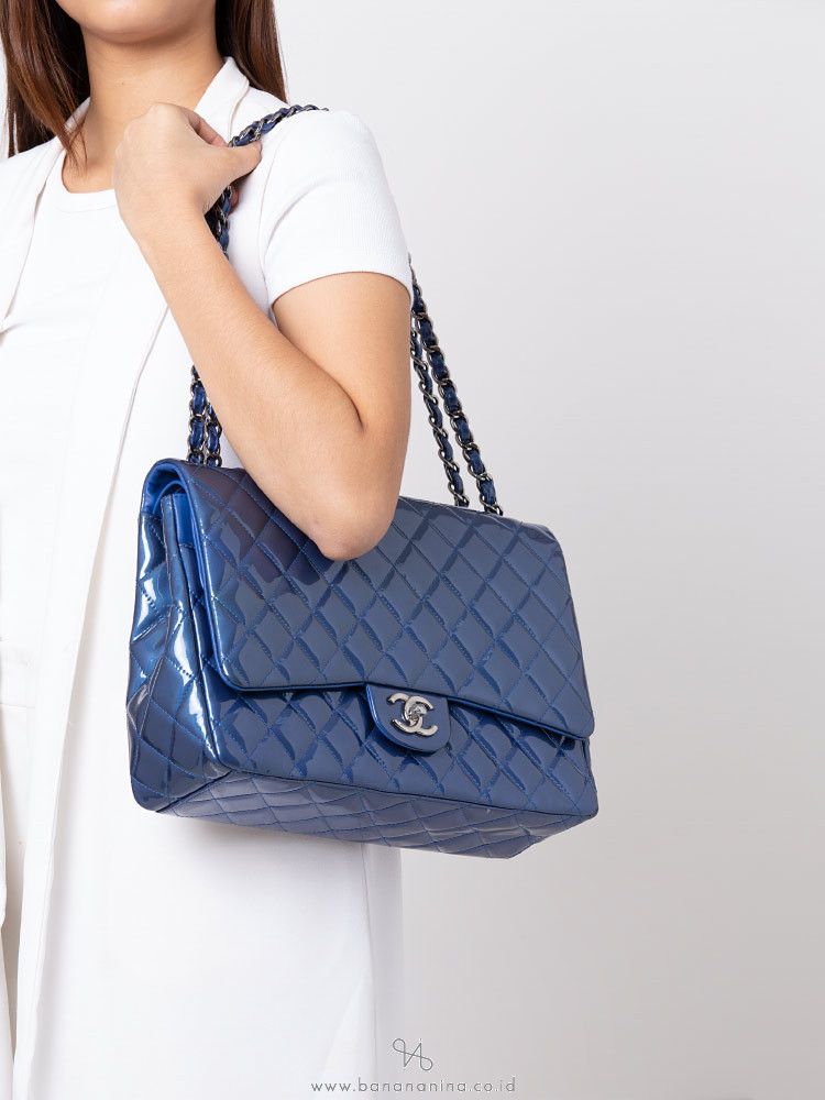 CHANEL Patent Leather Maxi Classic Double Flap Blue