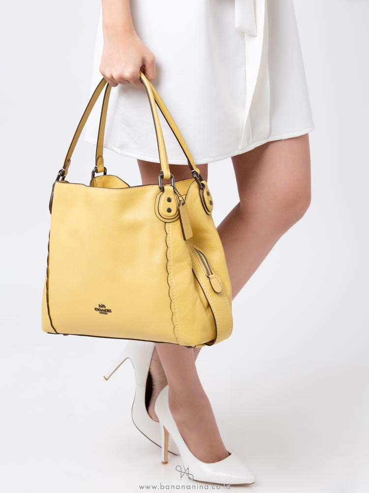 COACH 29800 Scallop Pebbled Edie 31 Sunflower