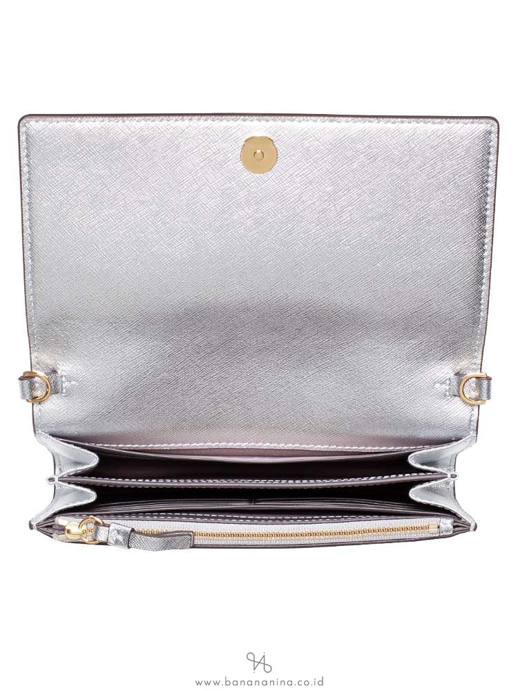 TORY BURCH Robinson Metallic Chain Wallet Silver