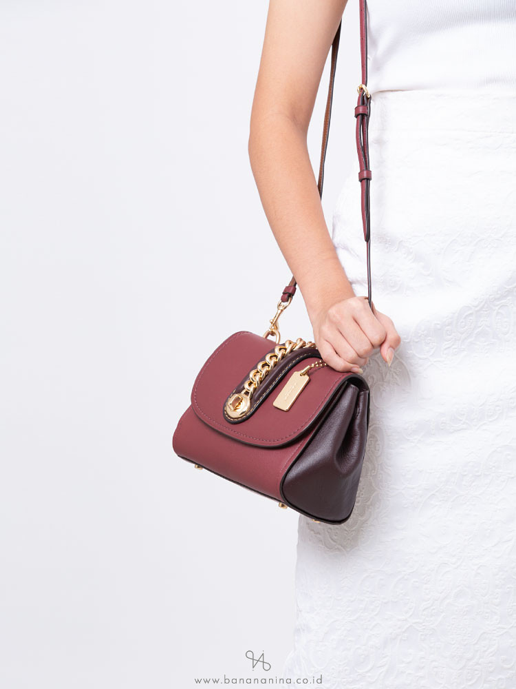COACH 35114 Chain Flap Faye Crossbody Oxblood