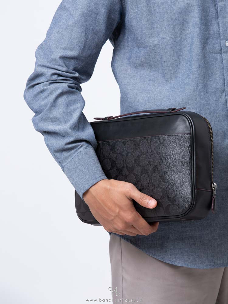 coach multifunction pouch