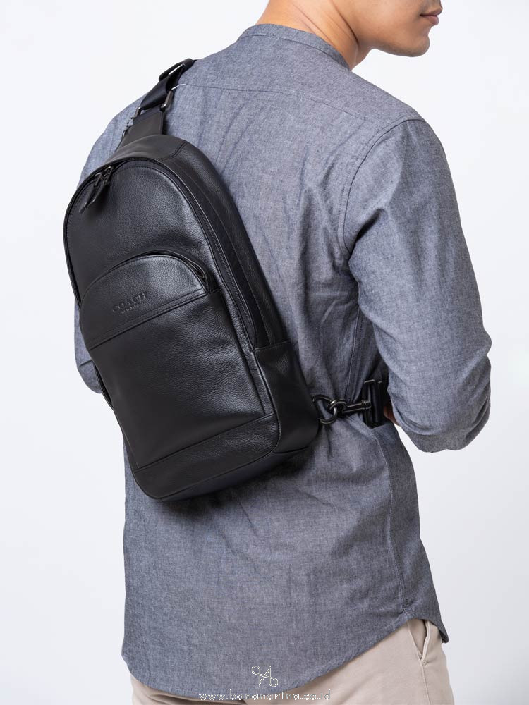 COACH Men 49312 Smooth Leather Houston Sling Pack Black