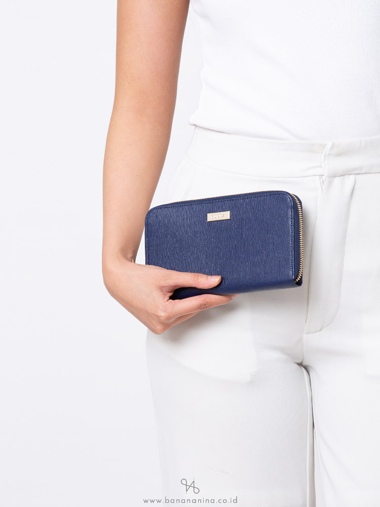 FURLA Classic Leather XL Zip Wallet Navy