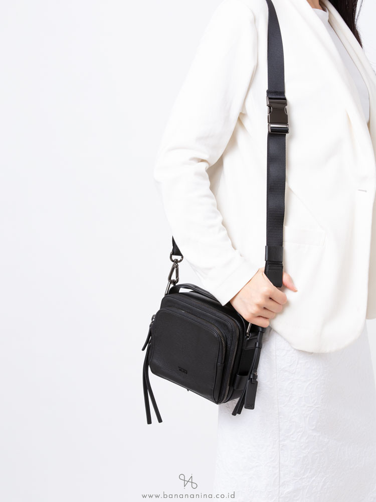 TUMI Sherri Square Crossbody Black