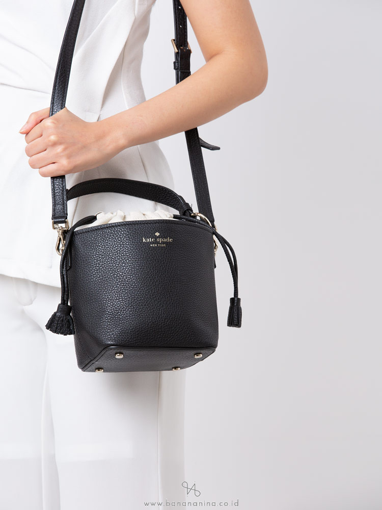 KATE SPADE Hayes Bucket Bag Black Warm Vellum