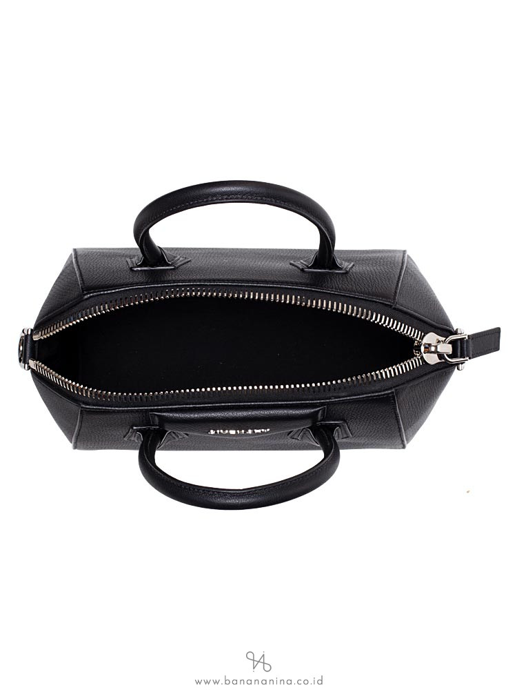 GIVENCHY Grained Leather Small Antigona Black