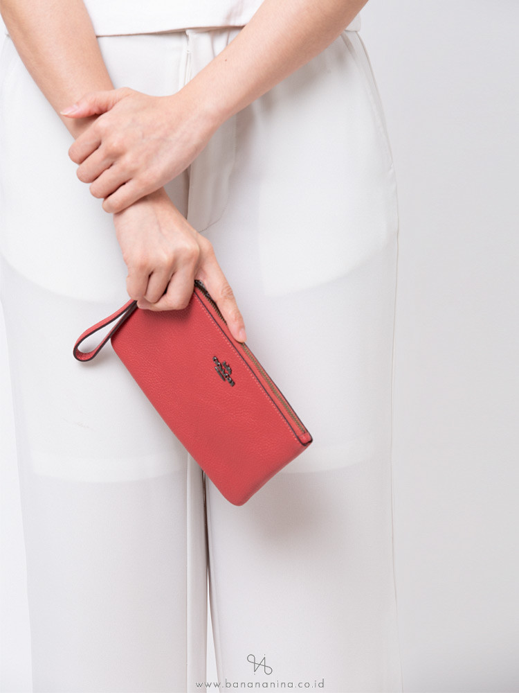 COACH 22952 Polished Leather Small Wristlet Washed Red