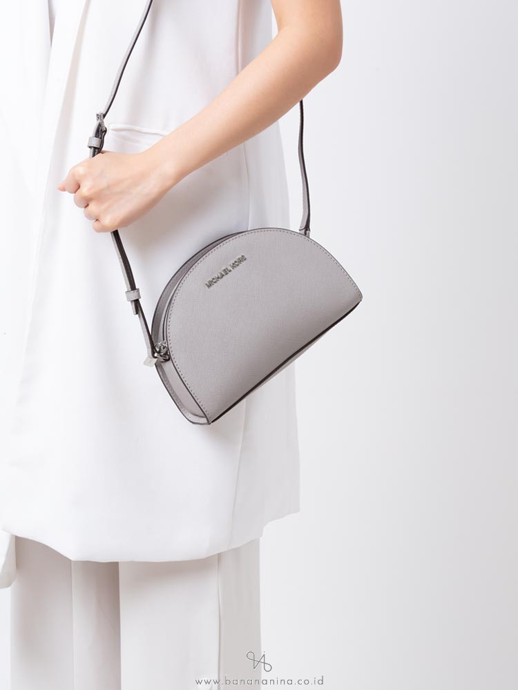MICHAEL KORS Jet Set Travel Half Moon Crossbody Pearl Grey