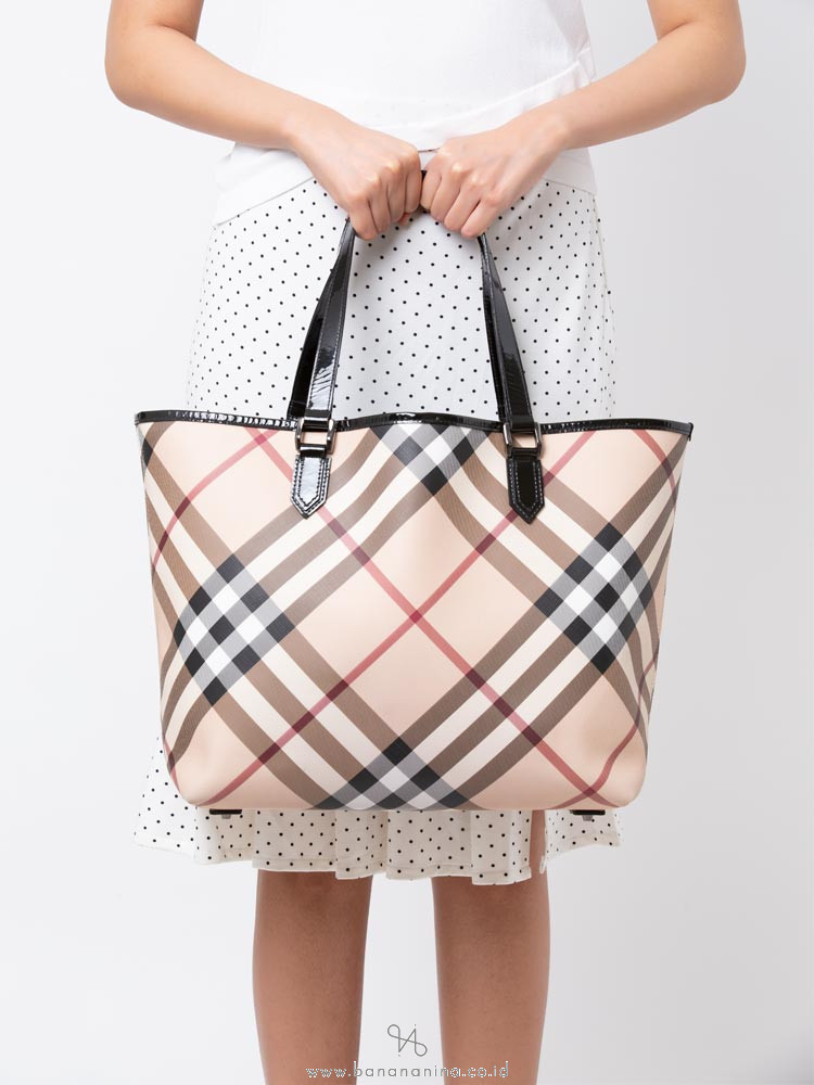 BURBERRY Nova Check Nickie Tote Black