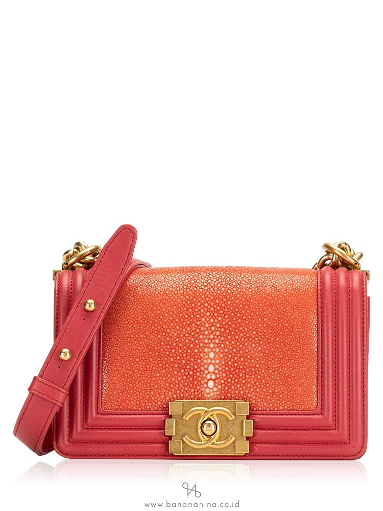 CHANEL Stingray and Leather Small Boy Bag Pink