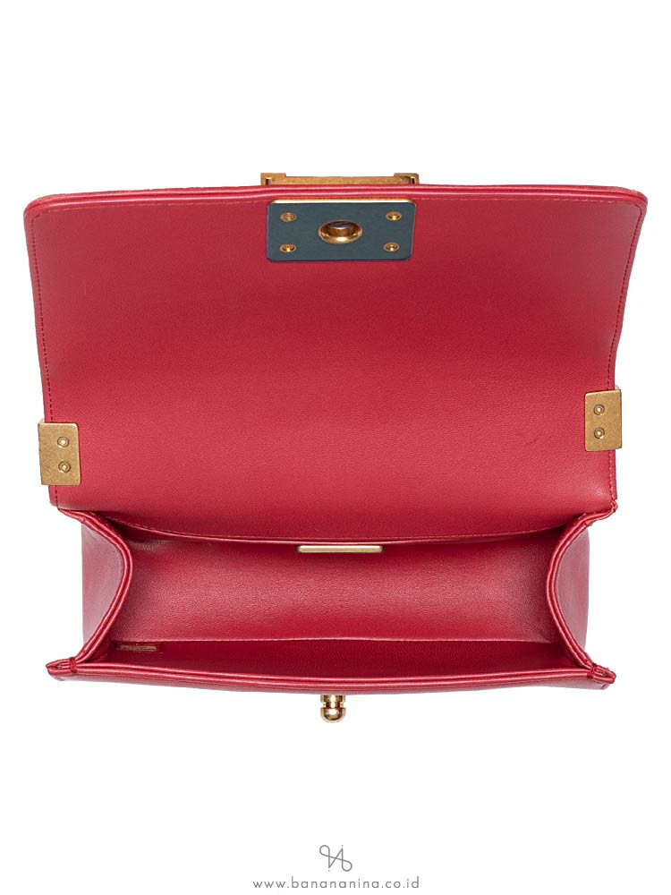 CHANEL Stingray and Leather Small Boy Bag Pink