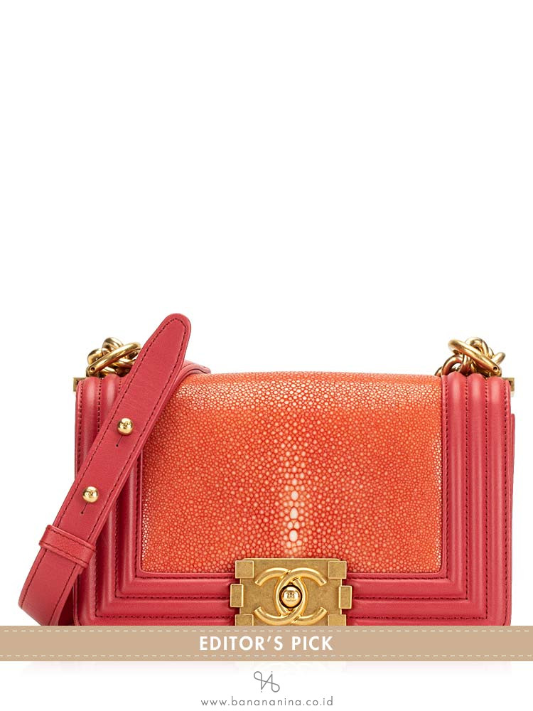 CHANEL Stingray and Leather Small Boy Bag Pink