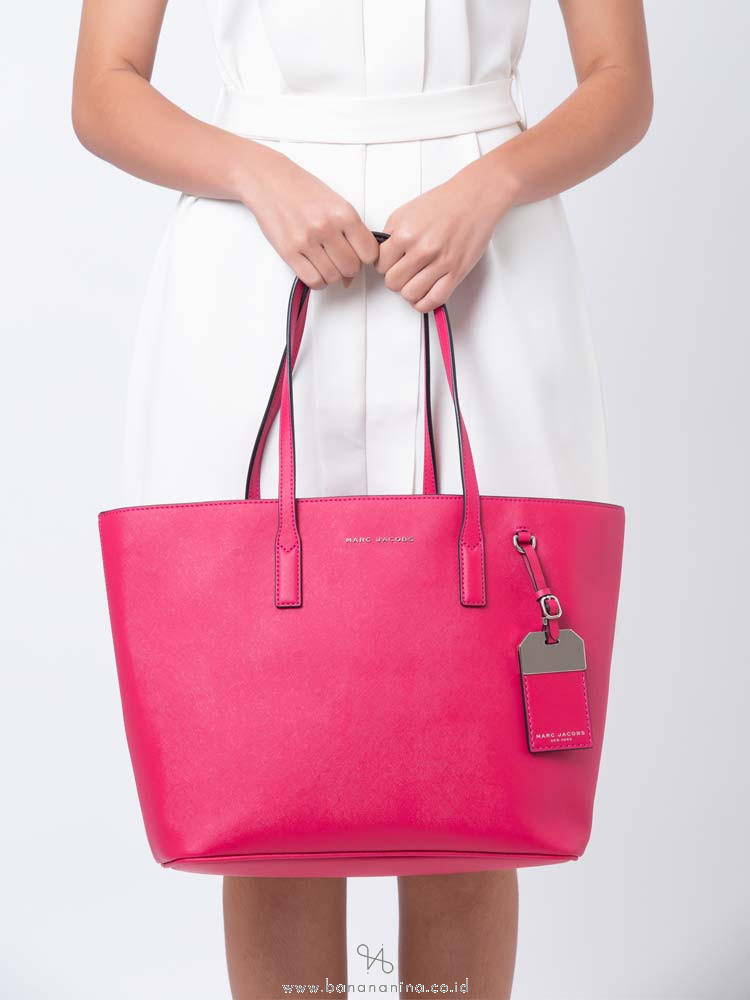 MARC JACOBS Luggage Tag Tote Carnation