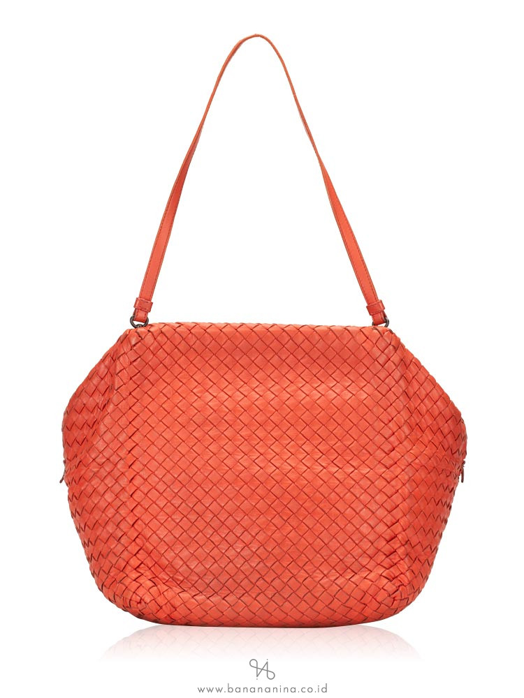 BOTTEGA VENETA Intrecciato Nappa Cube Bag Coral